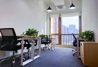 盘县别墅衣柜设计